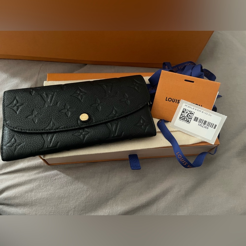 Louis Vuitton Emilie Wallet